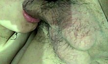 Amatorska para nagrywa swoje domowe wideo z seksu oralnego