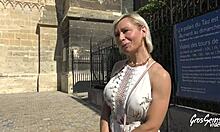 Η ώριμη φίλη της Kims απολαμβάνει τον πρωκτικό σεξ με μια ξανθιά ερασιτέχνη