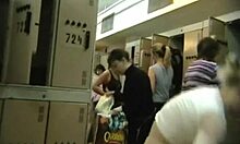 Caméra cachée dans une salle de change avec diverses salopes amateurs