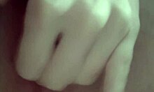 Janeli Lembers intimno prstovanje svoje vlažne estonske pičke v domačem videu